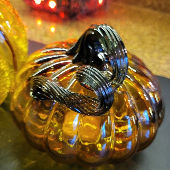 Amber Glass Pumpkins w/Brown Curly Decorative Stems, Set of 2 - Picture 7 of 11